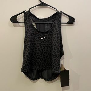 NWT Nike Dri-fit slim fit black & gray cheetah print cropped tank top size Small